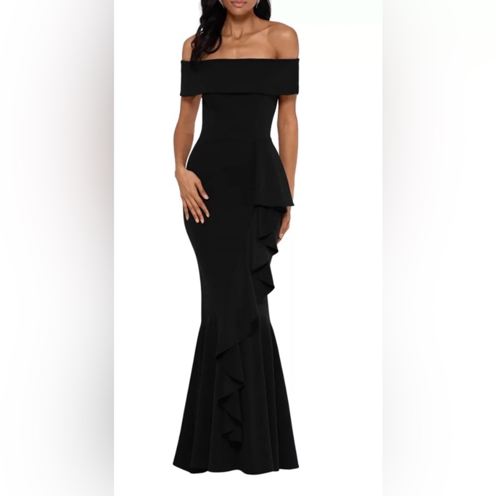 Betsy & Adam Women’s off the shoulder side ruffle gown